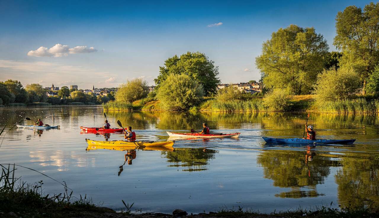 Faire du canoë-kayak à l'étang du Vignoble à Valenciennes