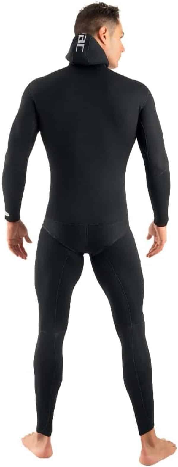 Découvrez notre test complet de la combinaison Seac Black Shark 5 mm, idéale pour la pêche sous-marine et l'apnée. Apprenez-en plus sur ses caractéristiques, son confort thermique et sa résistance.