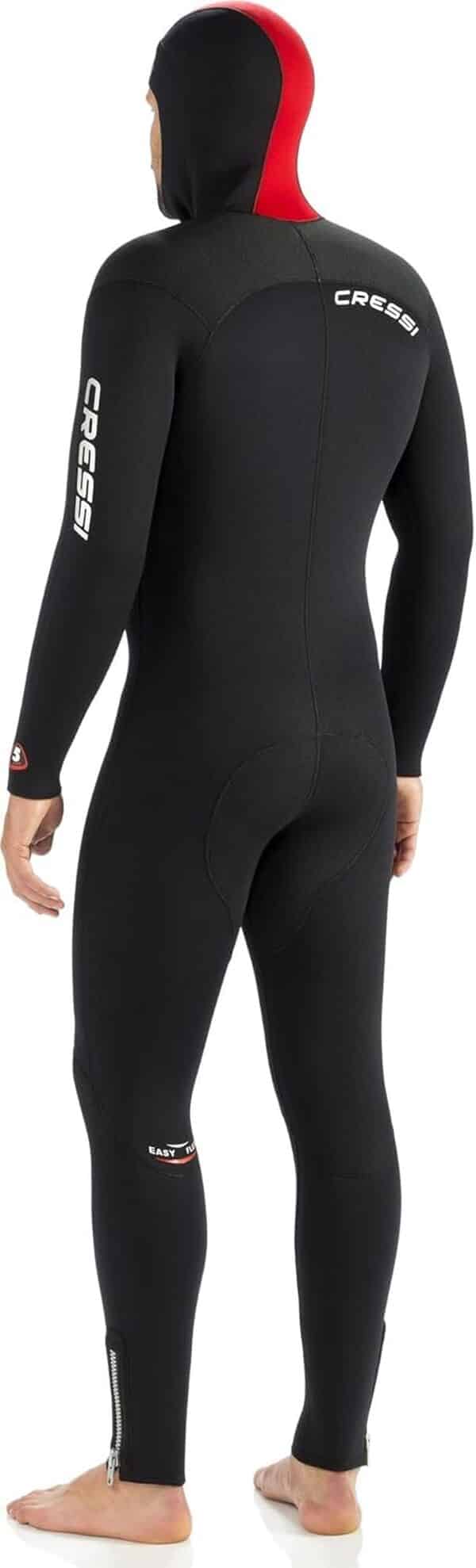 Découvrez notre analyse complète de la combinaison Cressi LU489506 XXL noire : performance, confort et durabilité pour des plongées inoubliables.