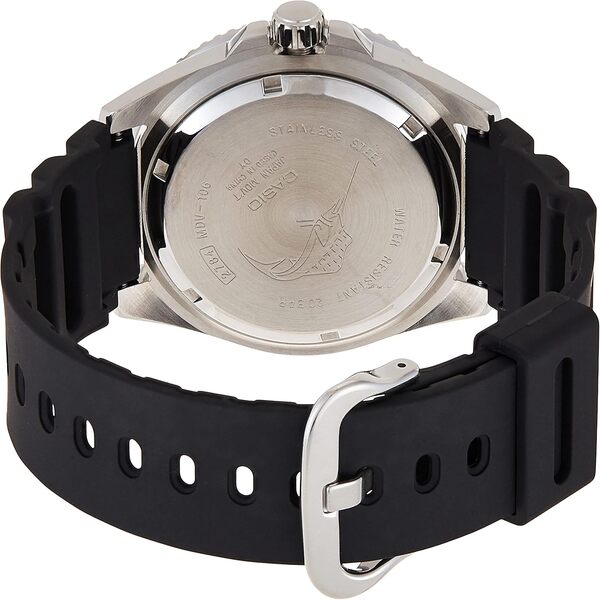 Découvrez notre test détaillé de la Casio MDV106-1AV, une montre de plongée robuste, performante et abordable. Fonctionnalités, design et performance décryptés pour les passionnés d'aventures sous-marines.