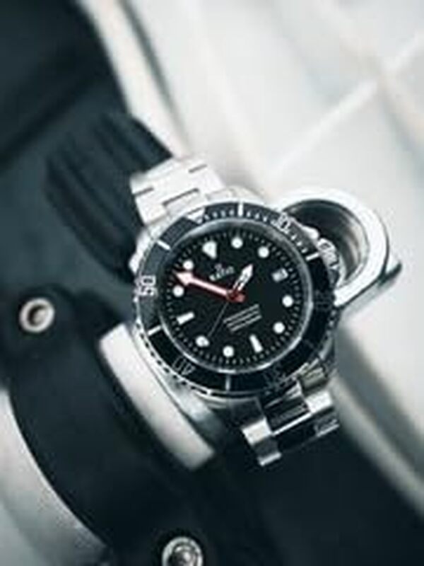 Découvrez notre analyse détaillée de la montre de plongée FreeDiver 200 m de RATIO : performance, design et fiabilité pour vos aventures sous-marines