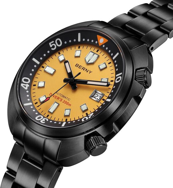 Explorez notre avis détaillé sur la montre de plongée Berny 20ATM tout noir : performance et style réunis pour les aventuriers sous-marins.
