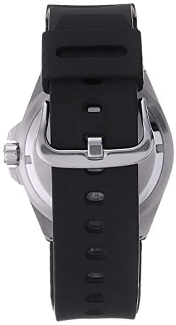 Découvrez notre test détaillé de la montre Casio MDV106-1AV : plongez avec style et performance, idéale pour les passionnés de plongée et de mode