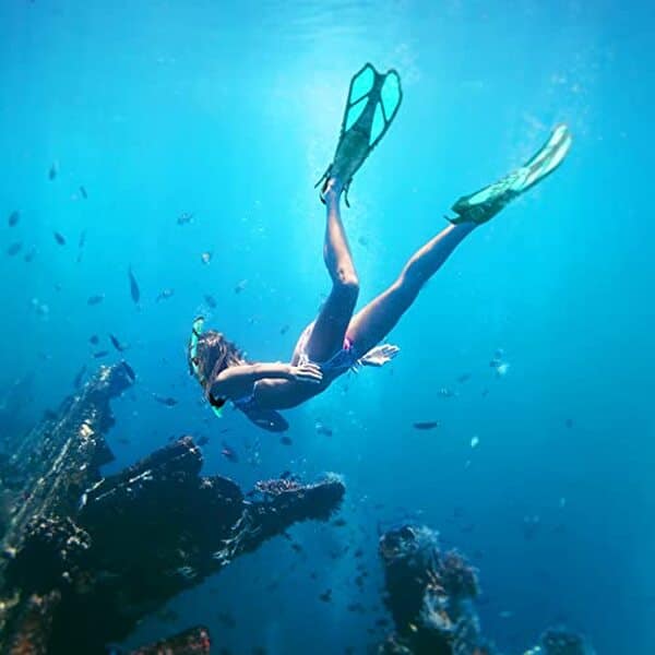 Découvrez notre test du masque de plongée panoramique Zeeporte avec tuba et palmes. Comparatif, avantages et conseils pour bien choisir votre équipement de plongée adulte. 