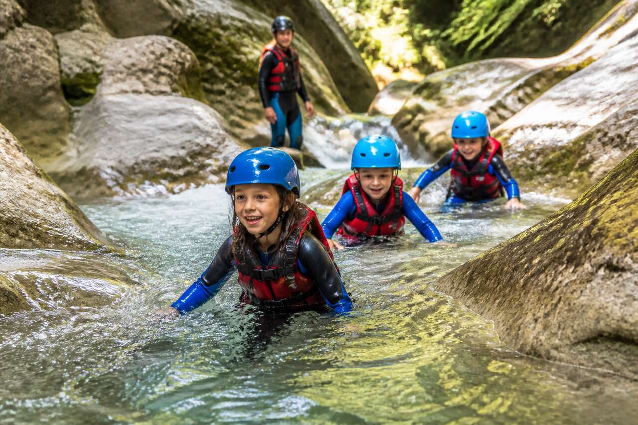 à quel âge commencer le canyoning selon le niveau de difficulté à quel âge commencer le canyoning selon le niveau de difficulté