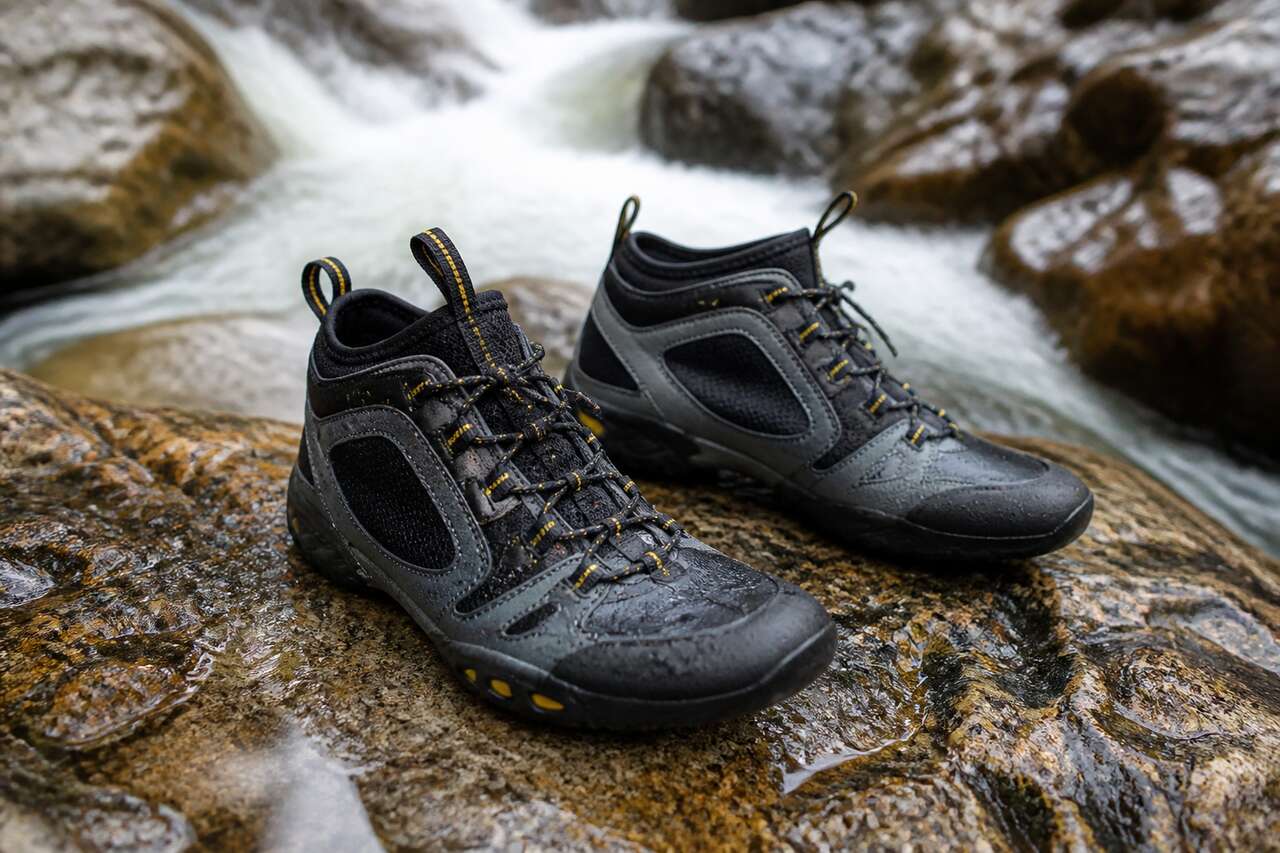 Chaussures de canyoning: adh&eacute;rence, maintien et erreurs &agrave; &eacute;viter