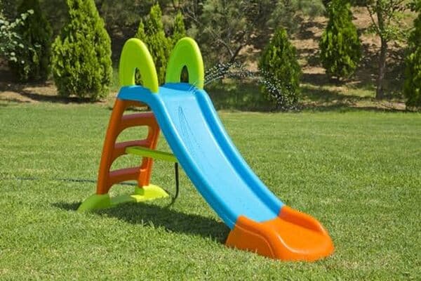 Découvrez notre test détaillé du toboggan aquatique Slide Plus de Feber : sécurité, amusement et qualité pour vos enfants