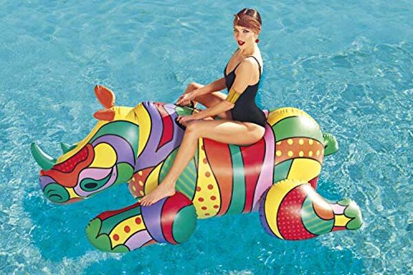 Découvrez notre avis détaillé sur la bouée gonflable Bestway Pop Rhino multicolore : caractéristiques, avantages et conseils d'utilisation pour vos baignades en famille.