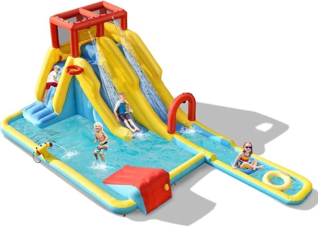 Test : château gonflable Fantask avec toboggan aquatique et mur d'escalade