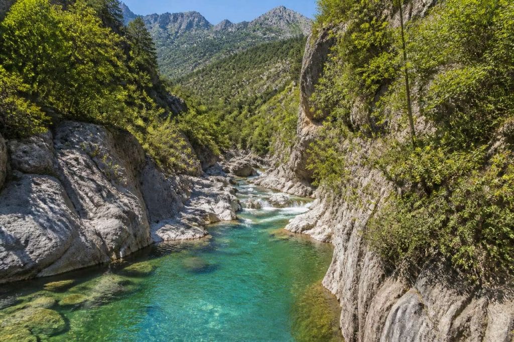 Canyoning à Prades : guide complet pour une aventure en pleine nature