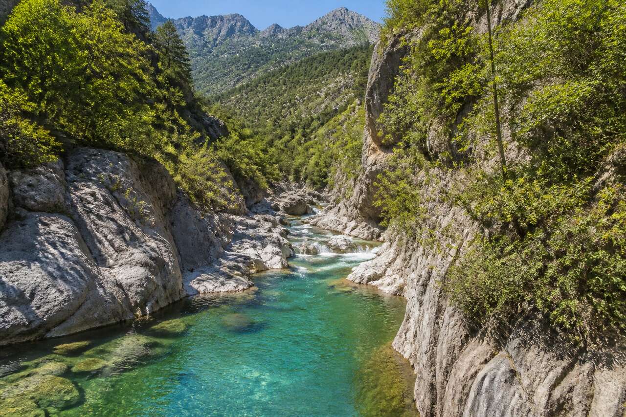Canyoning à Prades : guide complet pour une aventure en pleine nature