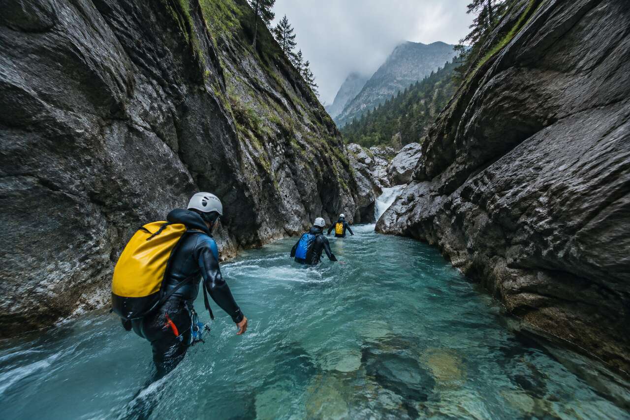 Accidents en canyoning : causes les plus fréquentes et facteurs aggravants Accidents en canyoning : causes les plus fréquentes et facteurs aggravants