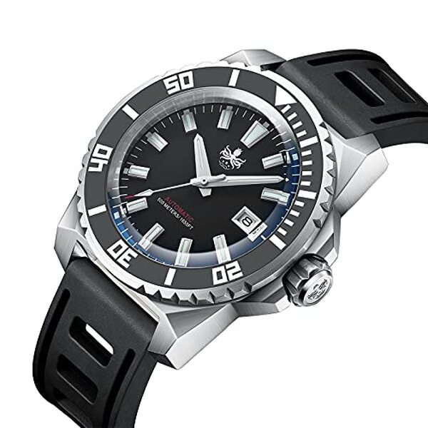 Découvrez notre avis détaillé sur la montre automatique Phoibos Leviathan 45mm : design, performance, prix et fiabilité pour trouver votre montre de luxe idéale.