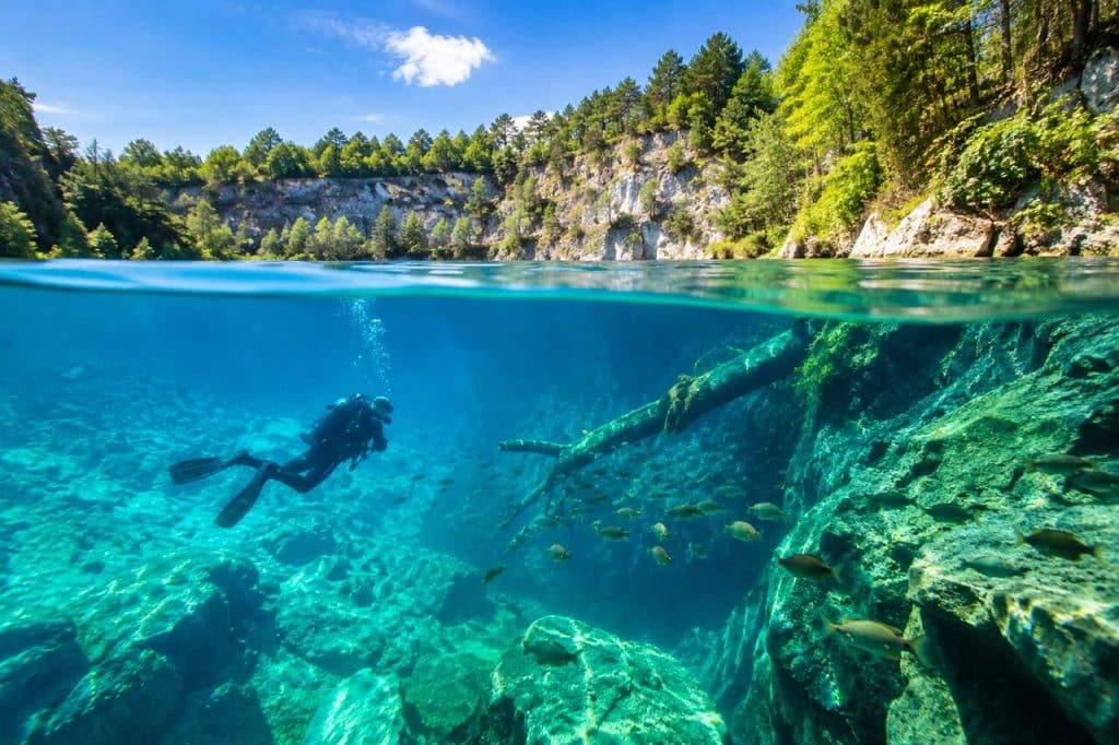 Découvrir les trésors cachés de la Gravière : un paradis pour les plongeurs et les amateurs de nature